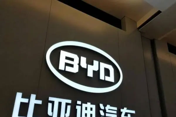 比亚迪重磅传闻来袭，9000多亿市值大幅跳水
