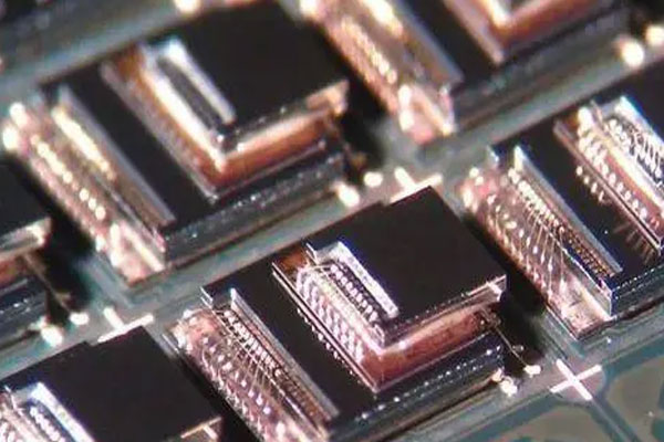 半导体板块全线爆发，IGBT、光刻机等多个方向上涨