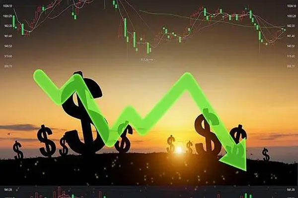道指下跌346.93点，标普500指数下跌38.76点