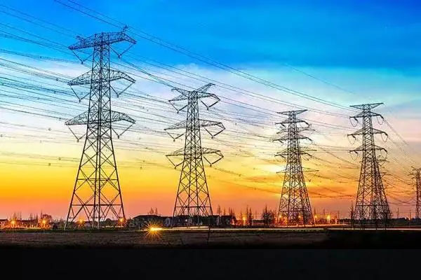 航空、绿色电力等板块表现活跃，房地产、供销社跌幅居前