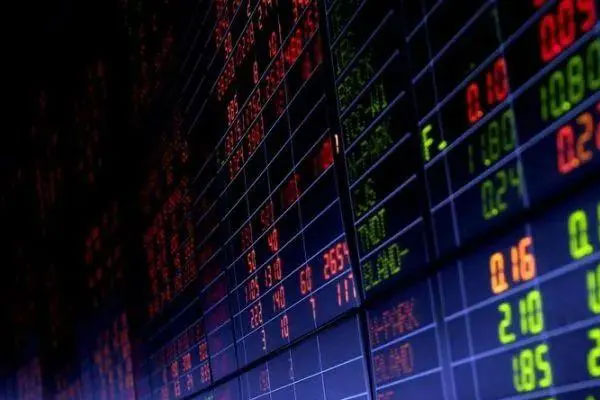中证1000指数ETF盘中震荡，成交额达6.08亿元