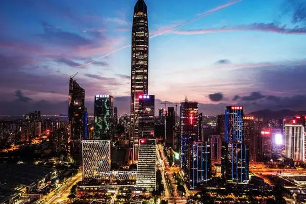 深圳GDP达到7772.19亿元，十强城市中排名第一