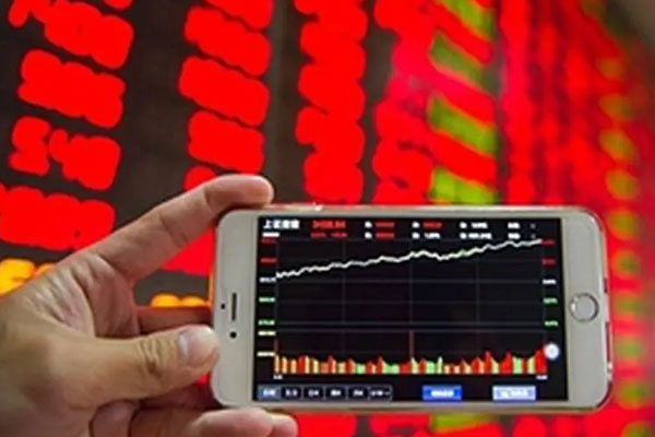 传媒、游戏股持续活跃，浙版传媒冲击涨停