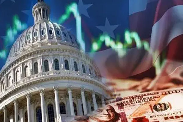 美联储宣布将联邦基金利率维持在5.25%-5.5%不变，保持在22年来的最高点