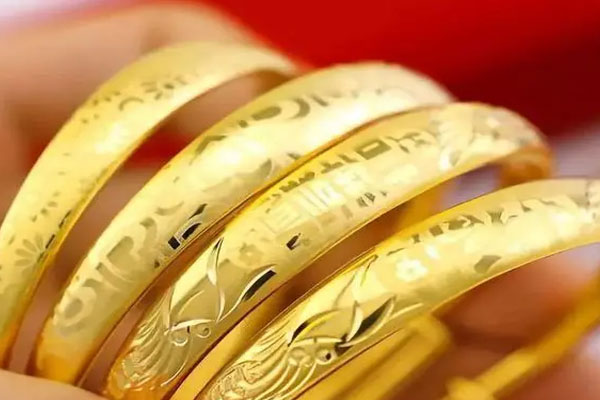 金饰售价冲破了610元/克的高点，金价跌了超30元/克