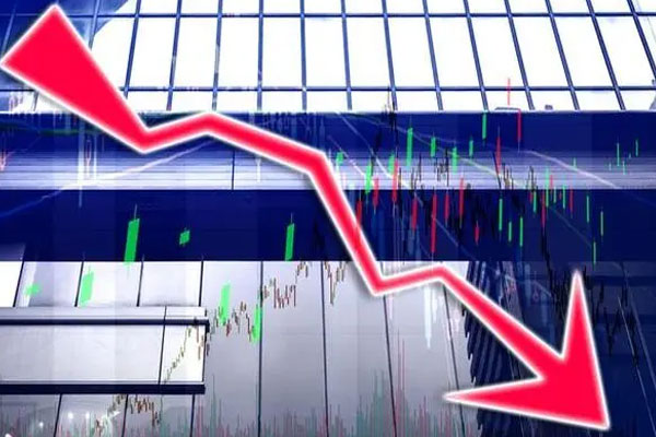 港股三大指数低开低走，大市成交396亿港元