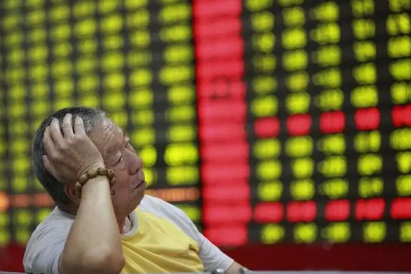 港股三大指数低开高走，工业集团企业板块涨幅居首