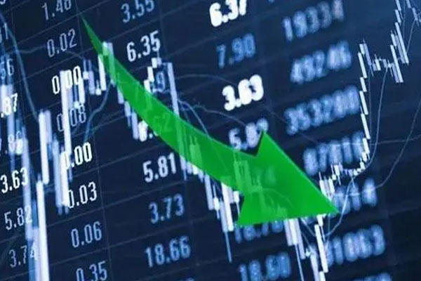 两市股指低开后弱势震荡，科创100指数ETF午间收跌1.93%
