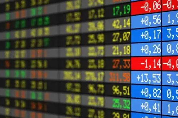 港股三大指数弱势震荡，中油洁能控股大涨80.82%