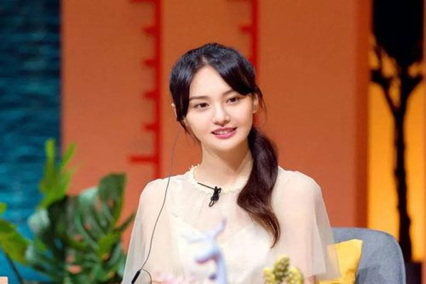 “郑爽事件”沸沸扬扬，“限薪令”推出后仍获超亿的片酬