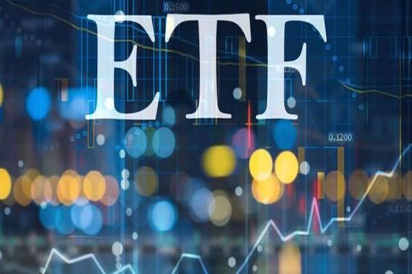 2021年12至基金同日发行，鹏华化工ETF认购资金达募集规模上限