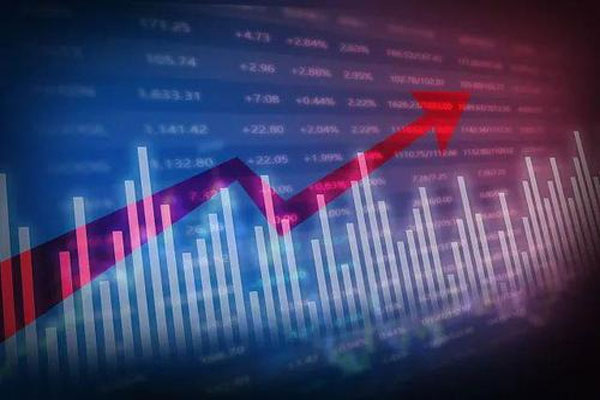 A股三大股指集体下跌，创业板指一度跌逾4%