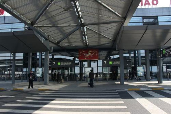 上海机场发布资产重组停牌公告，停牌时间不超过10个交易日