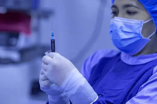 FDA宣布扩展辉瑞开发的mRNA新冠疫苗，允许对免疫功能低下人群接种