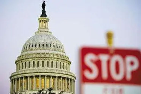 美国国会提供预算估算，预算赤字约为2.77万亿美元
