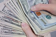 人民币兑美元中间价报6.3313，调升174个基点