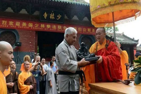 少林寺进军房地产行业，释永信出面解释“少林寺永不上市”